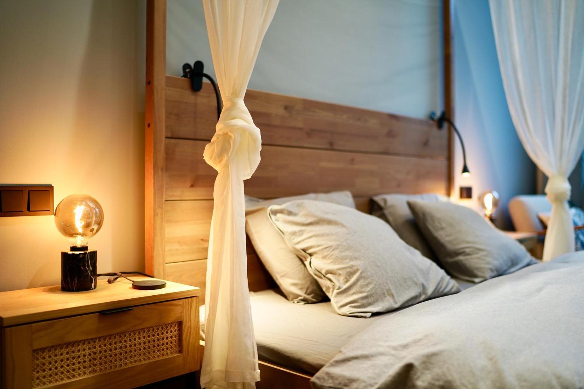 Edler Wohnraum Luxurioeses Stadtstudio Mit Balkon, Kaffeevollautomat & Klima Zwickau Kültér fotó